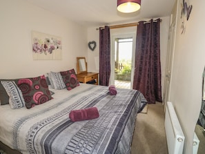 Cottage | 4 bedrooms, individually decorated, individually furnished, free WiFi