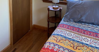 Cozy Cabin Cozy Cabin in the Woods - Near Cacapon Park & Berkeley Springs.