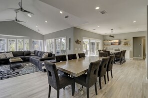 Interior - 5 Brigantine - 2nd row (25 yards) to the ocean . Great pool & patio area (Hilton Head Island)