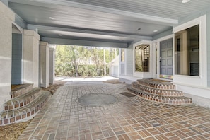 Exterior detail - 5 Brigantine - 2nd row (25 yards) to the ocean . Great pool & patio area (Hilton Head Island)