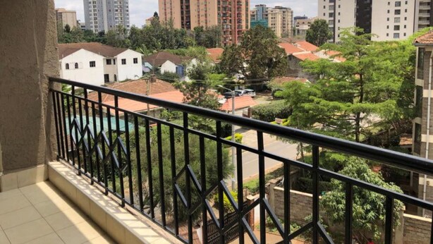 Balcony - Stay.Plus Kayawe Road Apartment Kilimani (Naivasha)