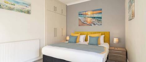 3 bedrooms, iron/ironing board, free WiFi, bed sheets