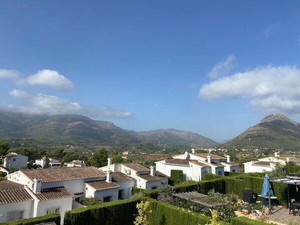 Property grounds - Stunning views, cycling base, pellet burner, pool! (Murla)