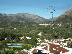 2 bedrooms, iron/ironing board, free WiFi, bed sheets - Stunning views, cycling base, pellet burner, pool! (Murla)