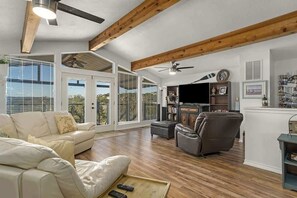 TV, fireplace, offices