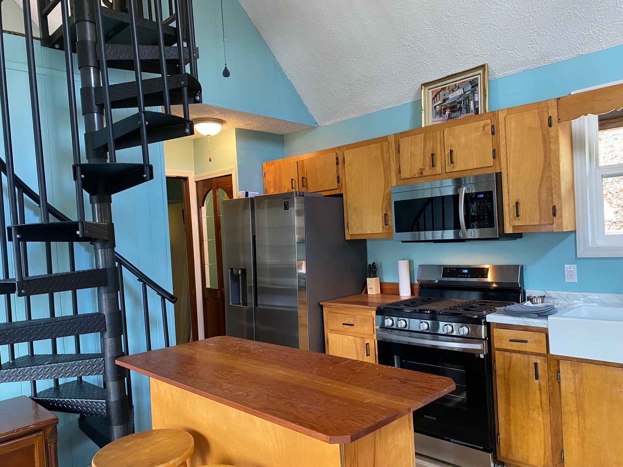 Cabin on wood Creek lake, with large deck.