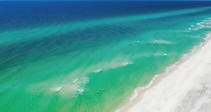 "Kamps Baai" Beachfront Home, New Golf Cart, 2 Pools, Miramar Beach