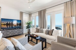 Smart TV - Season Special "Kamps Baai" Beachfront Home, Golf Cart, 2 Pools, Miramar Bch (Miramar Beach)