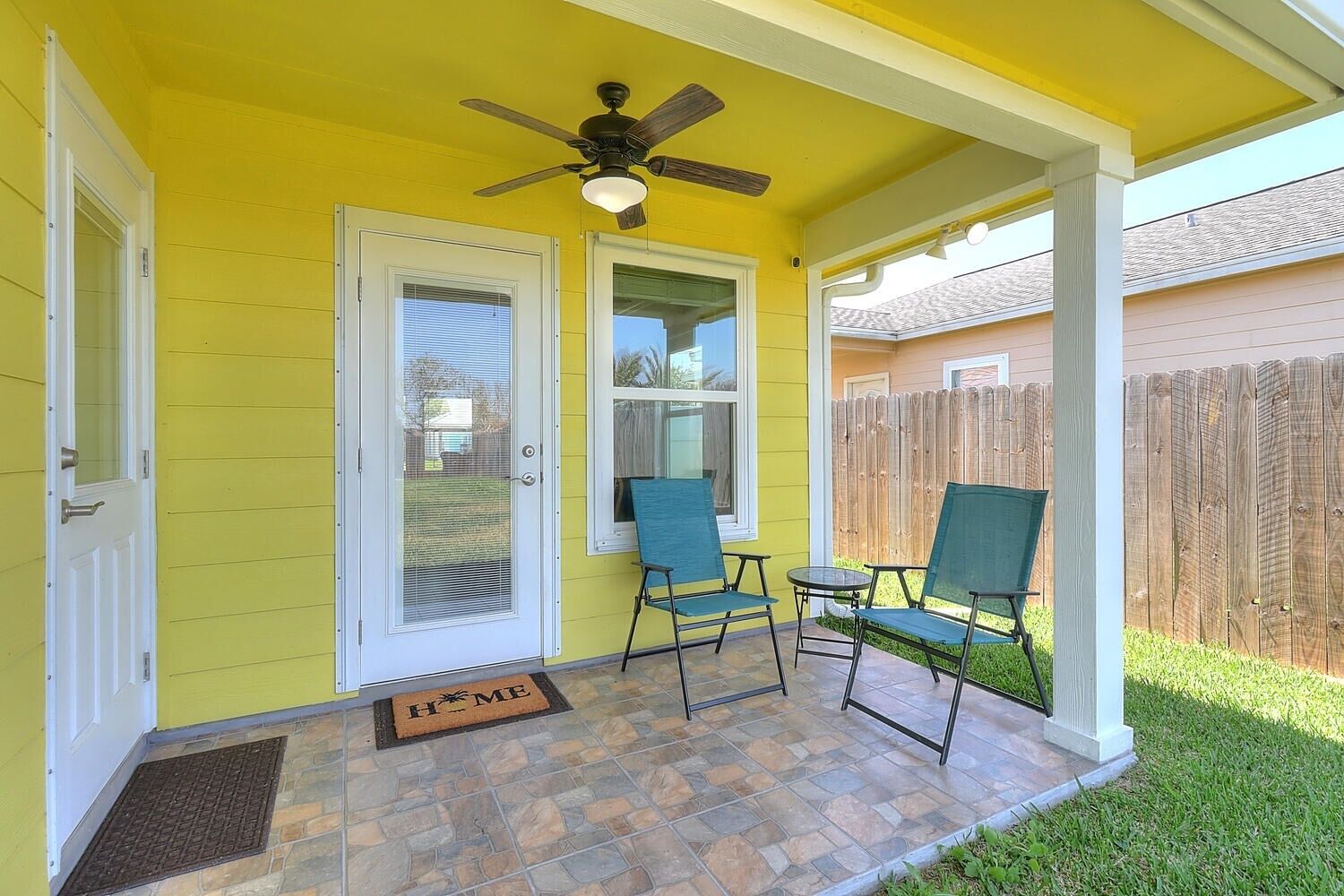 A Wave From It All 3 Bedroom Home by Redawning