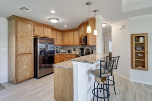 Private kitchen - A Wave From It All 3 Bedroom Home by RedAwning (Rockport)