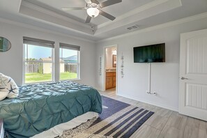 House, 3 Bedrooms | 3 bedrooms, iron/ironing board, free WiFi - A Wave From It All 3 Bedroom Home by RedAwning (Rockport)