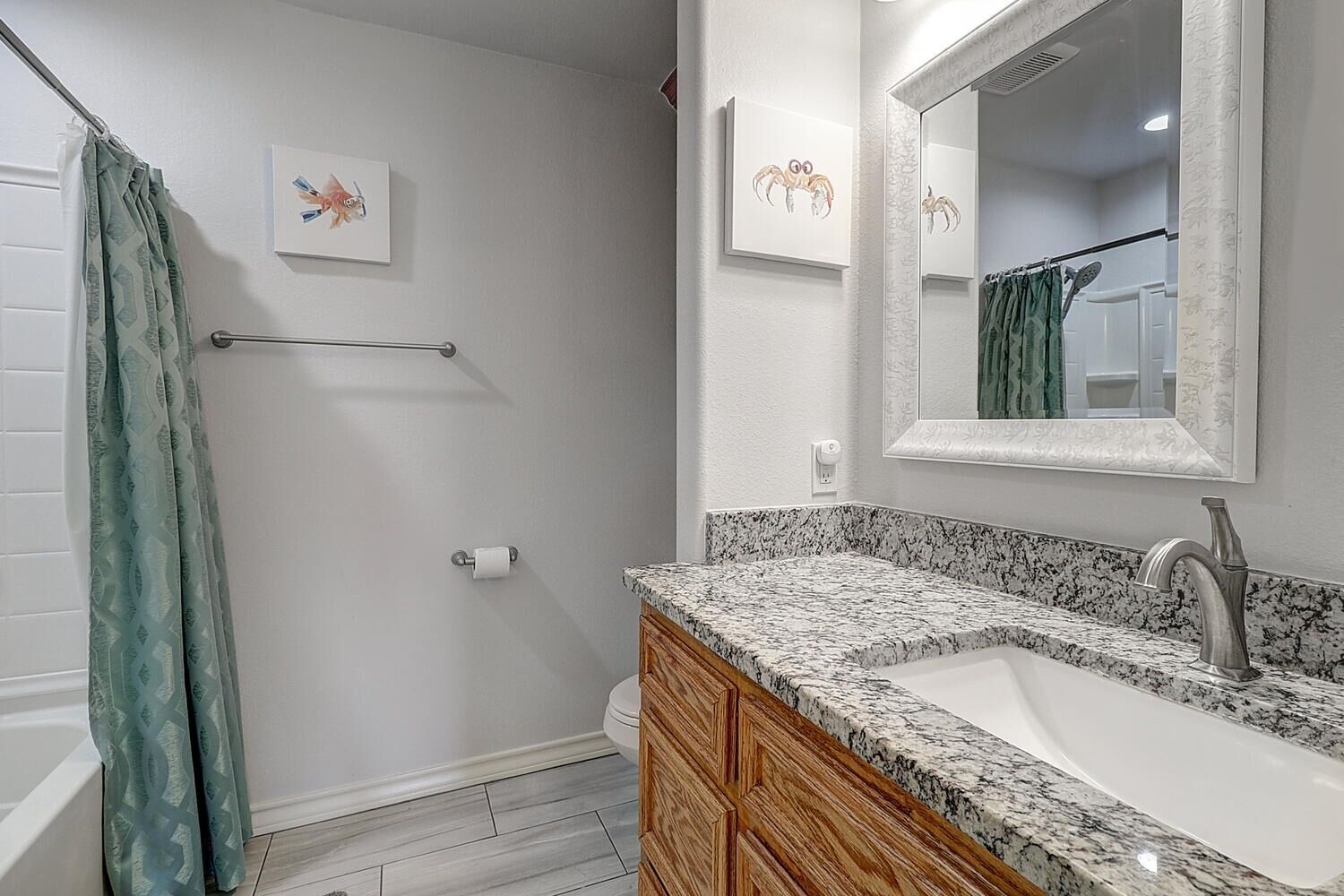 A Wave From It All 3 Bedroom Home by Redawning