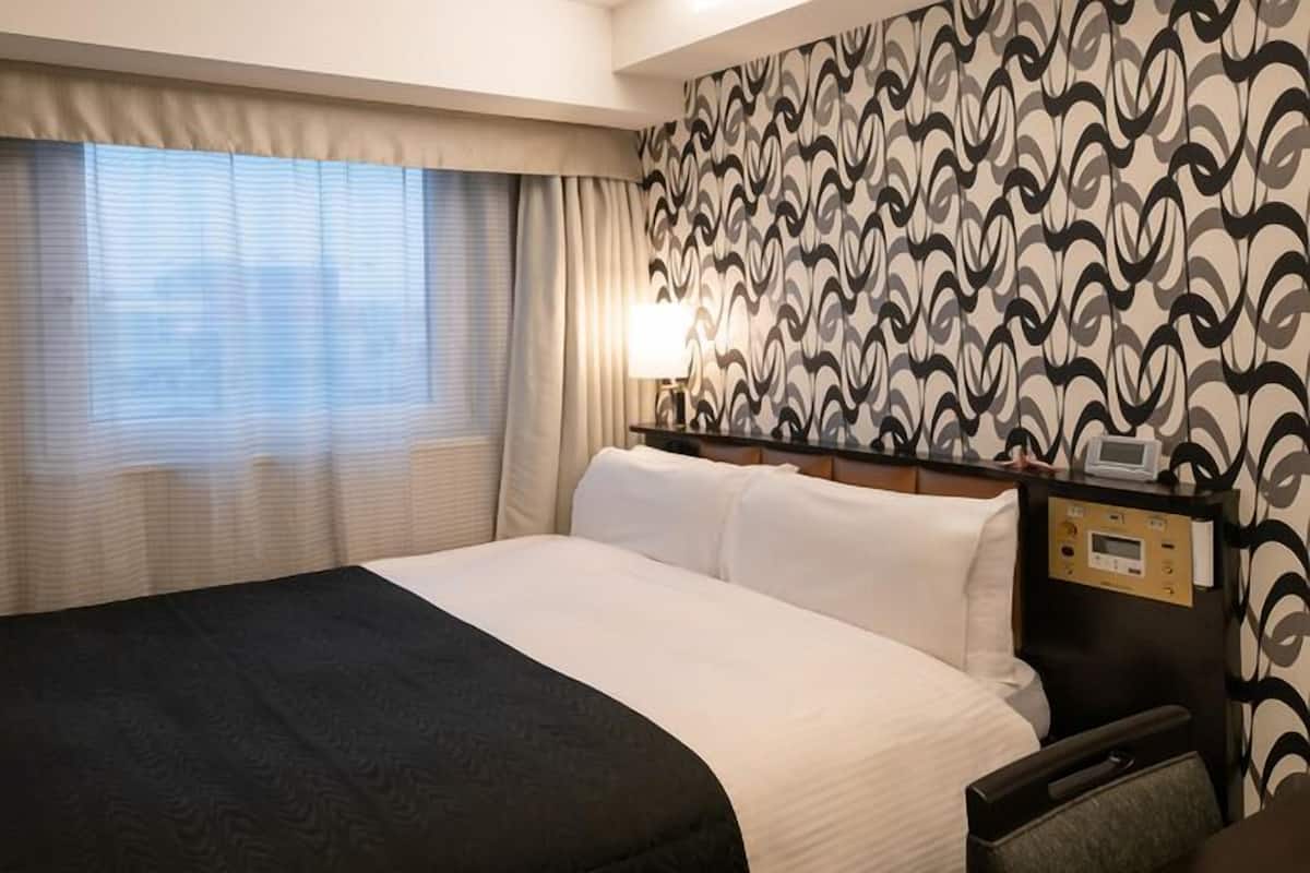 Edredons de pluma, escrivaninha, cortinas blackout, Wi-Fi de cortesia