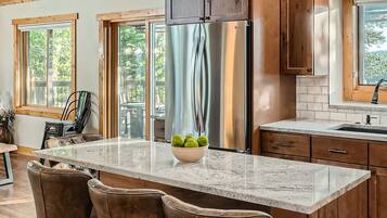Cabin, 5 Bedrooms | Private kitchen | Fridge, oven, stovetop, coffee/tea maker