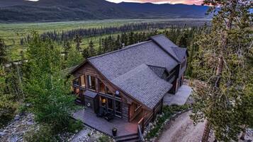 Cabin, 5 Bedrooms | Exterior