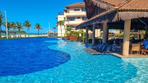 2 piscines a l'aire lliure 