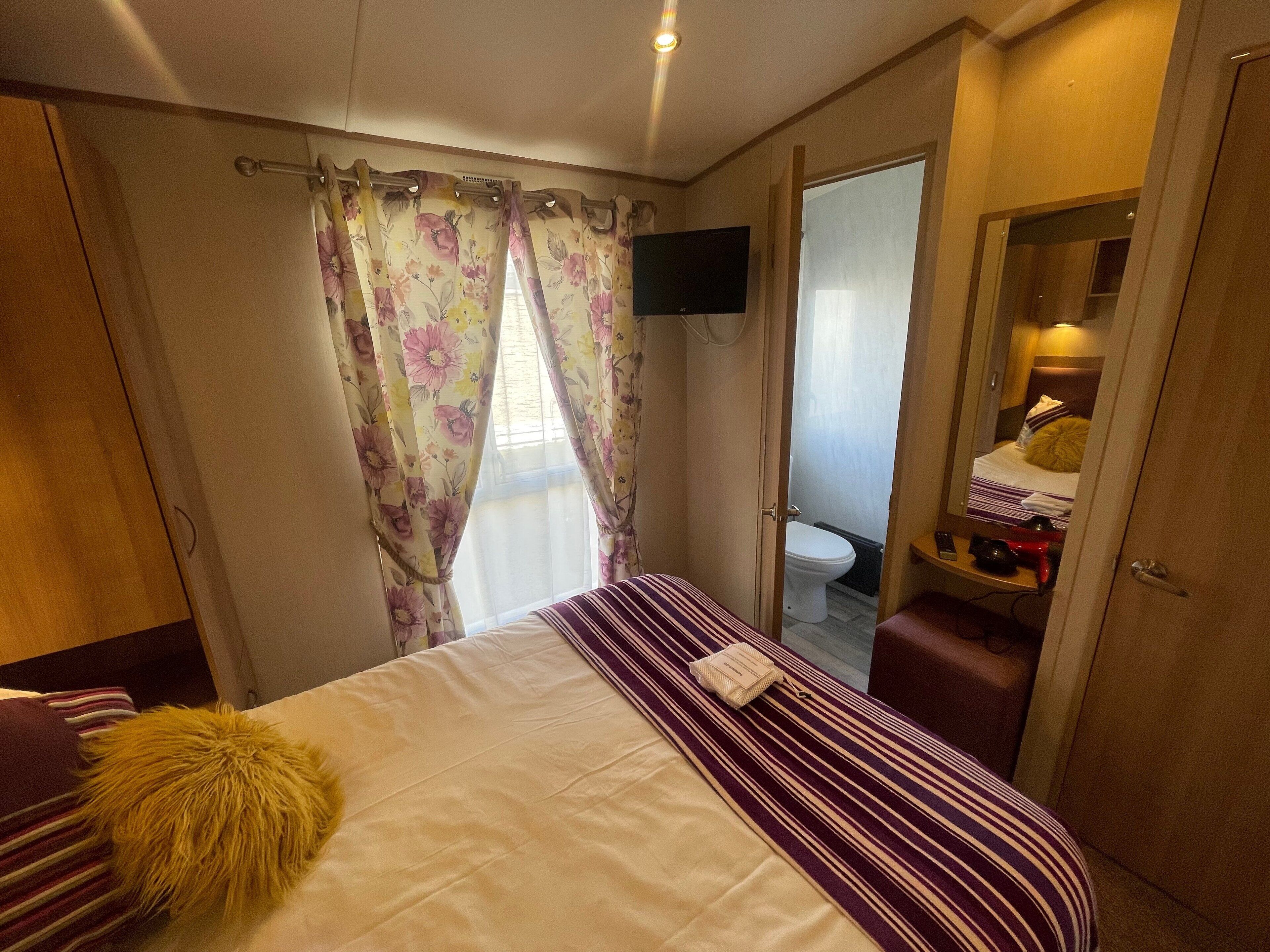 3 bedrooms, iron/ironing board, travel crib, free WiFi