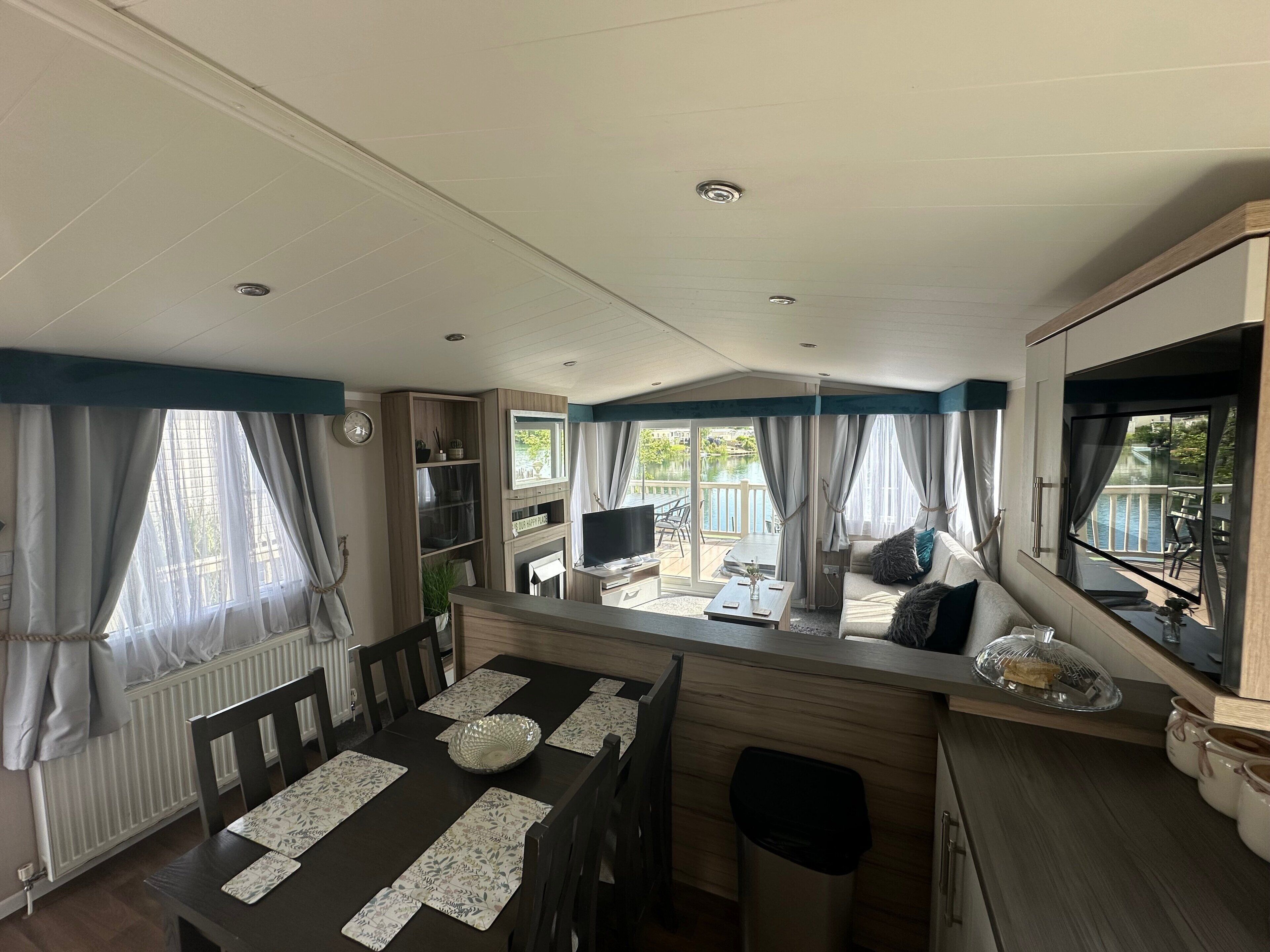 Smart TV, video games