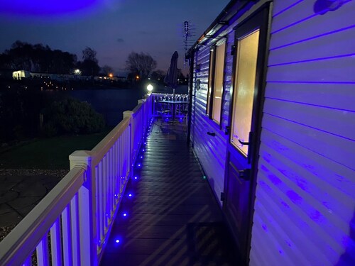 Luxury lakeside Caravan at Tattershall Lakes award winning site with a hot tub, private Fishing Peg