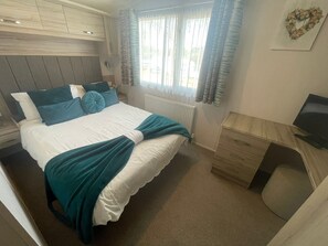 3 bedrooms, iron/ironing board, travel cot, free WiFi
