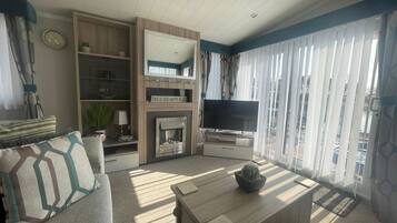 Smart TV, video games