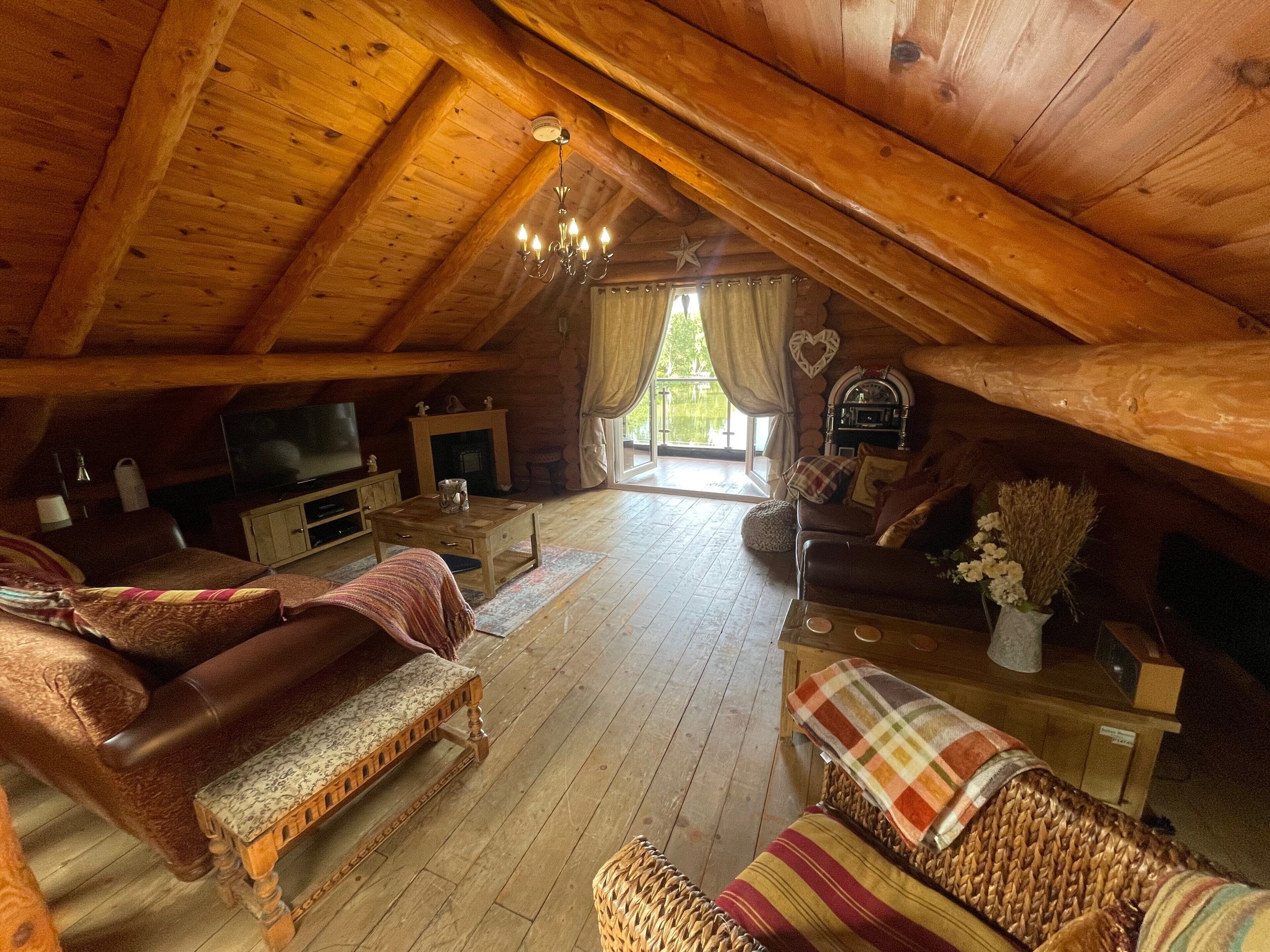 Smart-TV, videospill og DVD-spiller