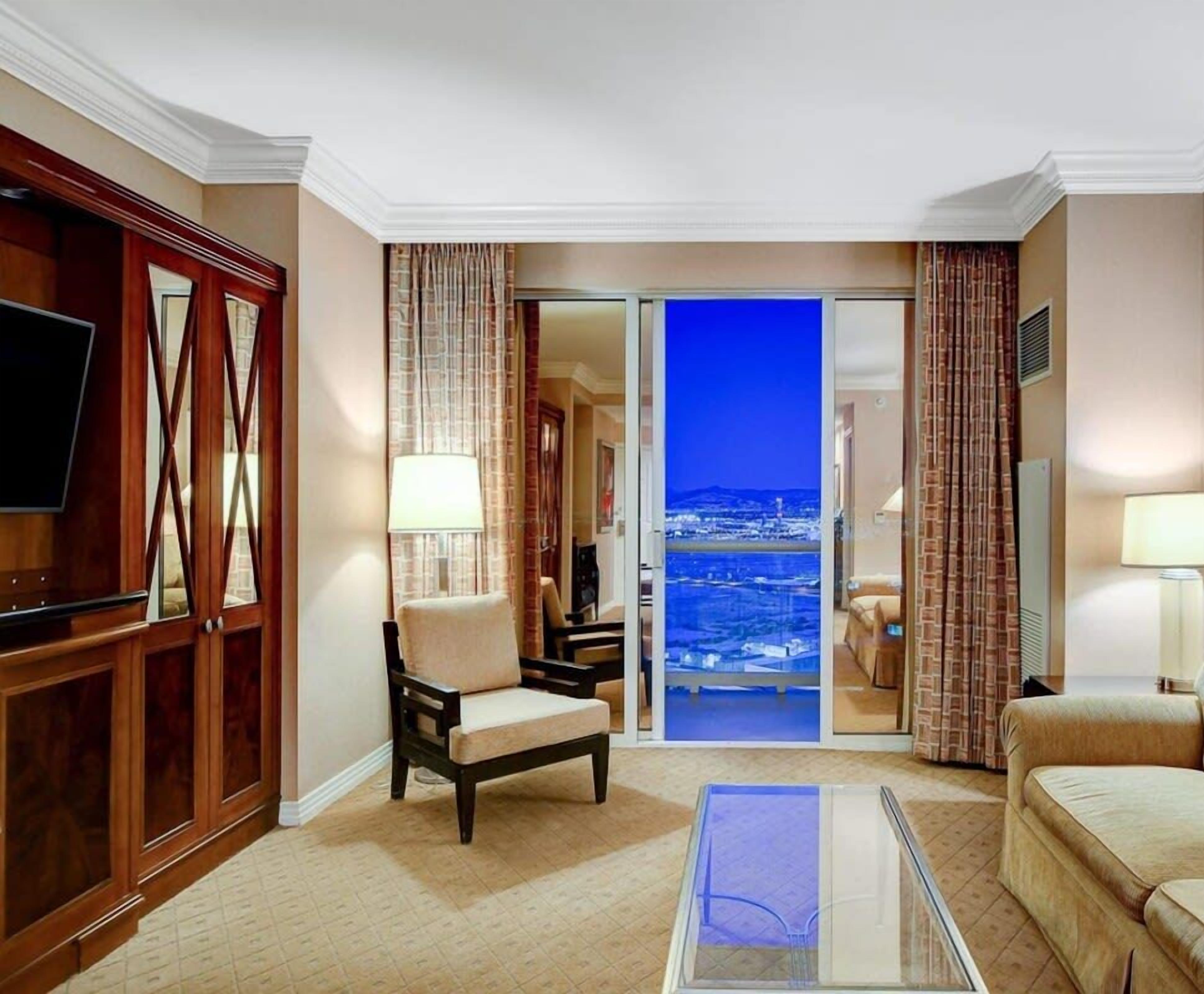 Télévision à écran plat, espaces bureaux