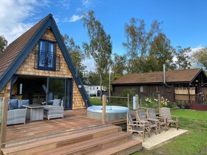 Terrace/patio - Widgeon is prime location on duck lake, bbq & Large Hot Tub with private fishing @tattershall lakes (Tattershall)