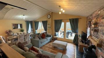 Smart TV, video games, DVD player