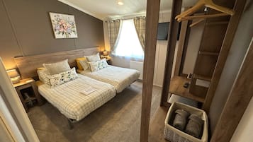 2 slaapkamers, een strijkplank/strijkijzer, reisbedje, gratis wifi