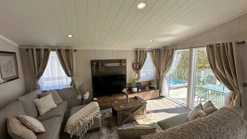 Smart TV, video games, DVD player