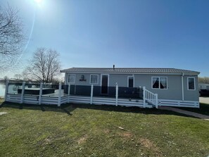 Exterior - Indulgence Lakeside Lodge i1 is prime location with private fishing peg and hot tub at Tattershall (Tattershall)