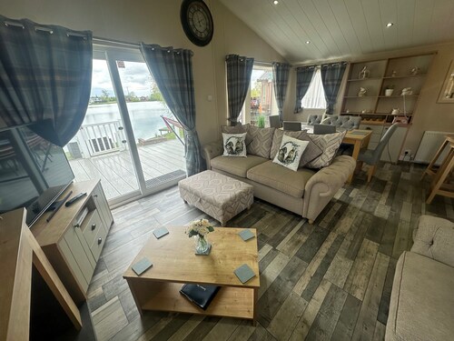 Indulgence Lakeside Lodge i1 is prime location with private fishing peg and hot tub at Tattershall