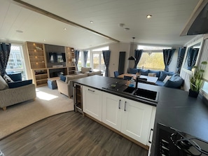 Smart TV, video-game console - Indulgence Lakeside Lodge i3 is prime location with a private fishing peg and sunken hot tub (Lincoln)