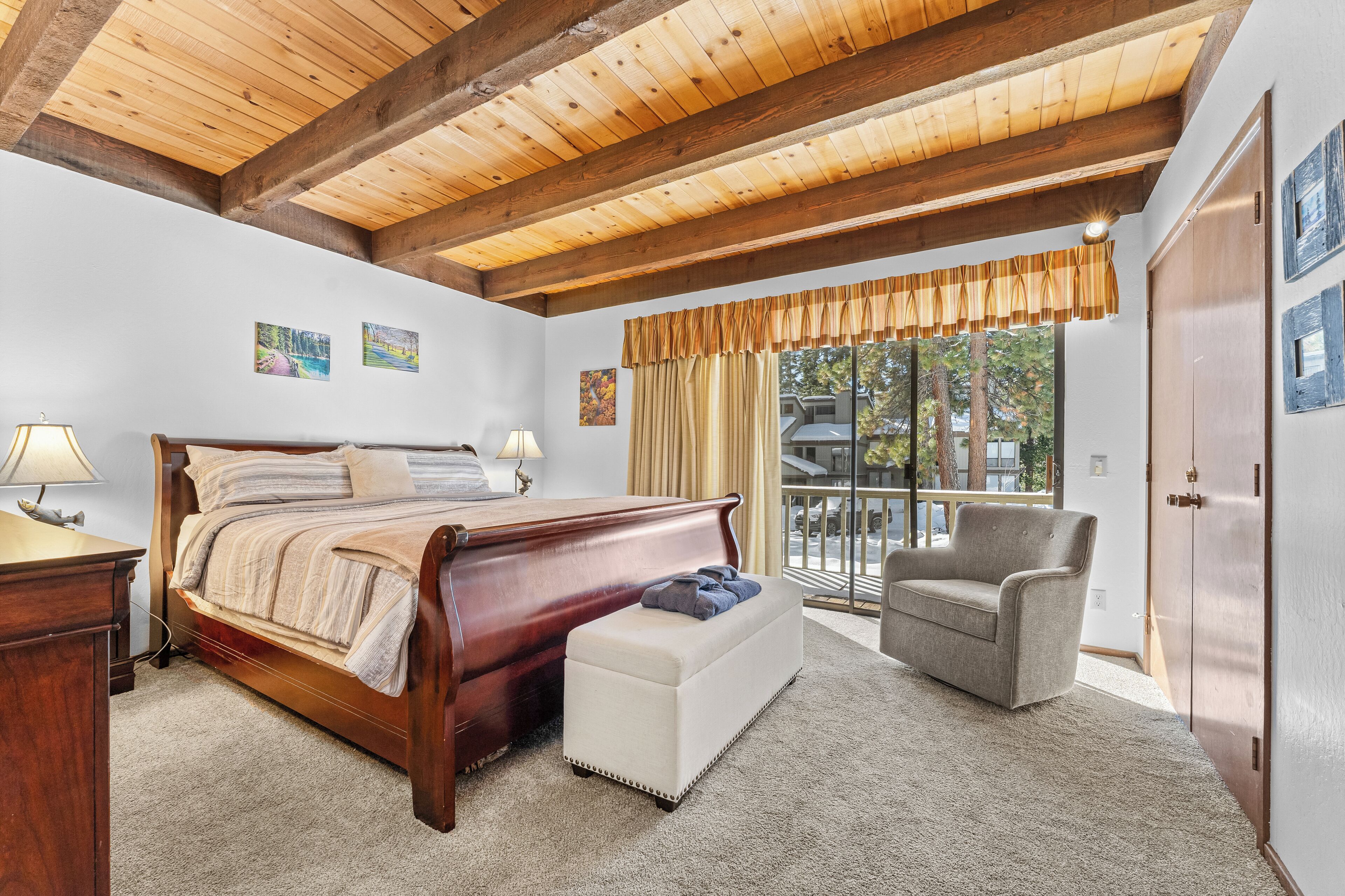 2 soverom, strykejern/-brett, wi-fi (inkludert) og sengetøy