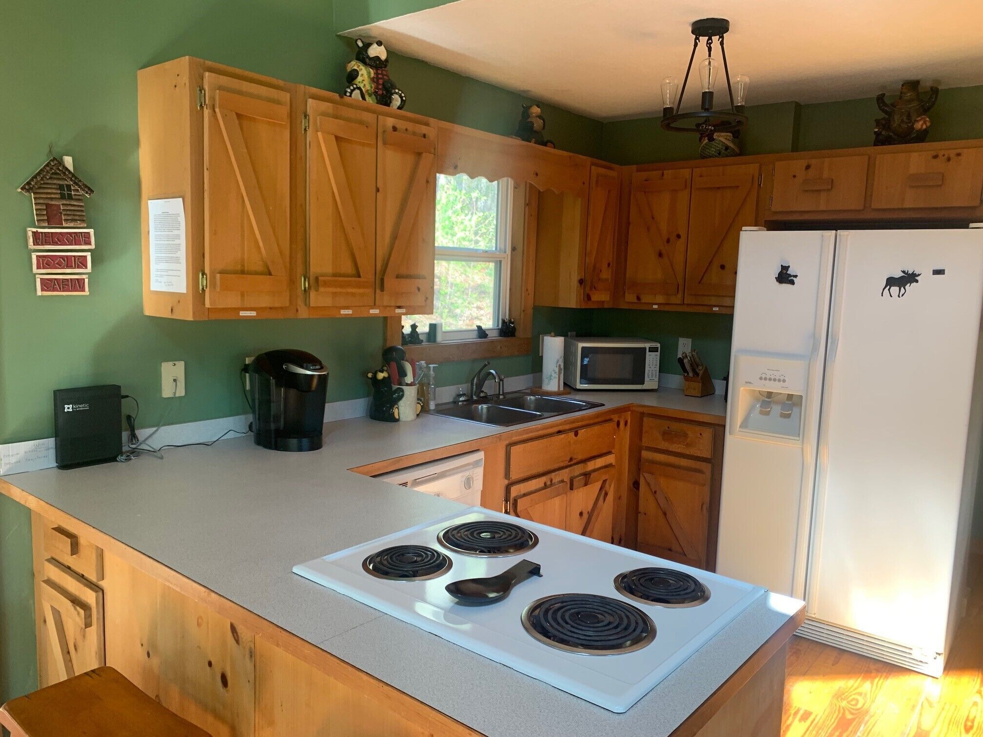 A Perfect View! Dog Friendly Cabin at The Top of The Mountain!