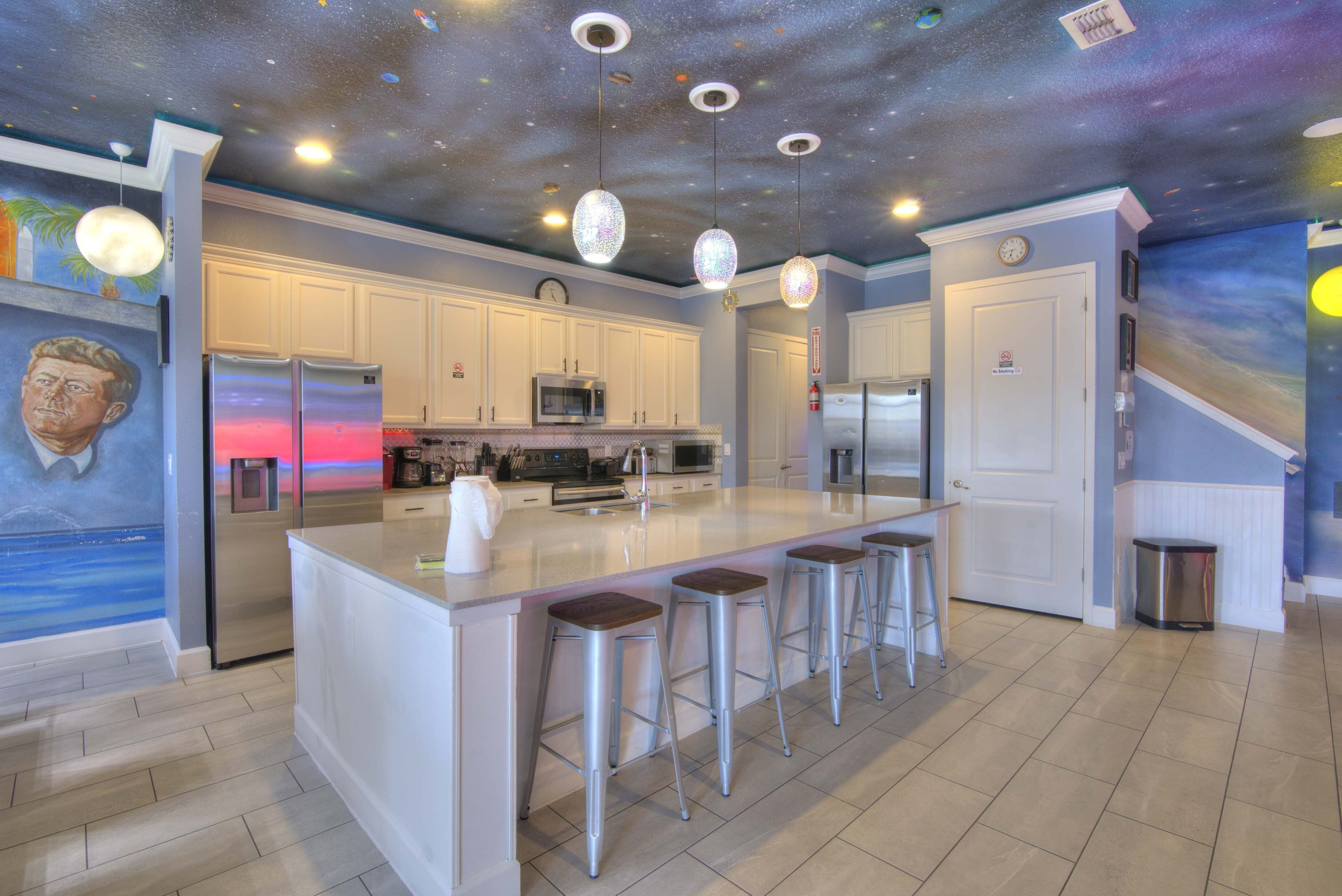 Geladeira, micro-ondas, fogão, cooktop