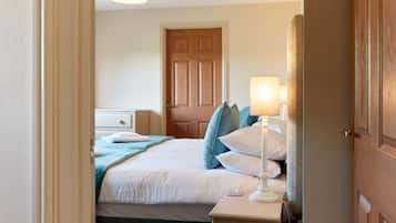 7 bedrooms, free WiFi, bed sheets