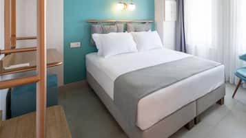 Double Room | Minibar, desk, free WiFi, bed sheets