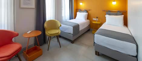 Family Triple Room | Minibar, desk, free WiFi, bed sheets