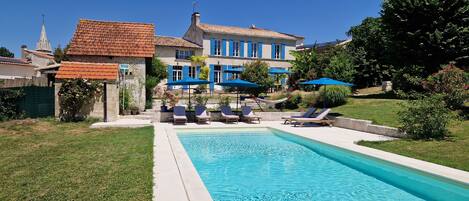 Piscine extérieure, piscine chauffée