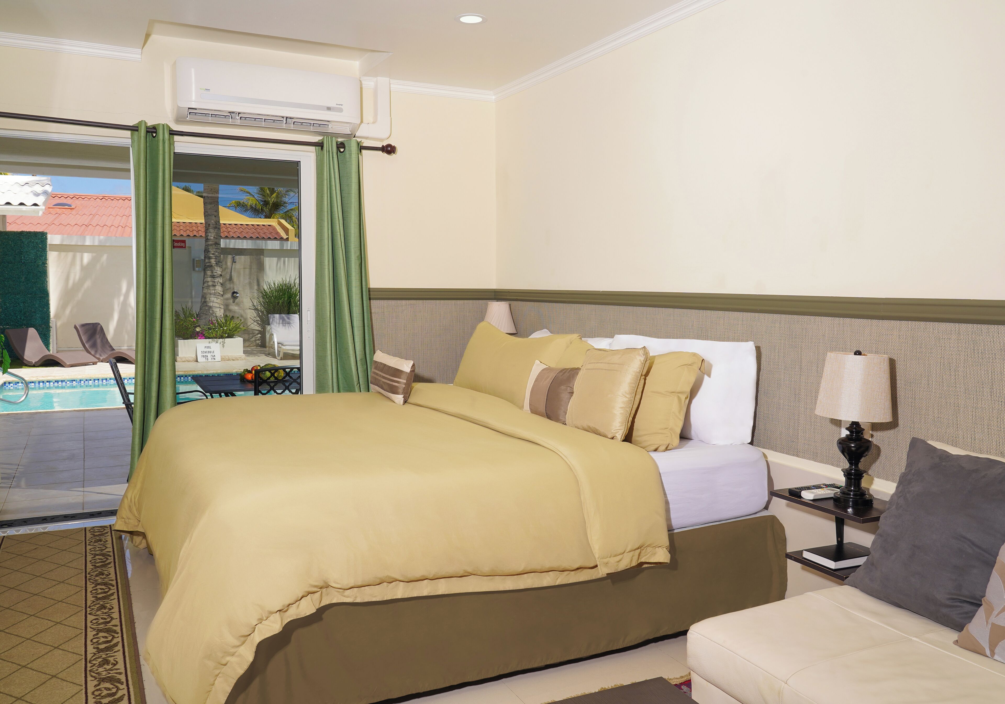 Iron/ironing board, free WiFi, bed sheets