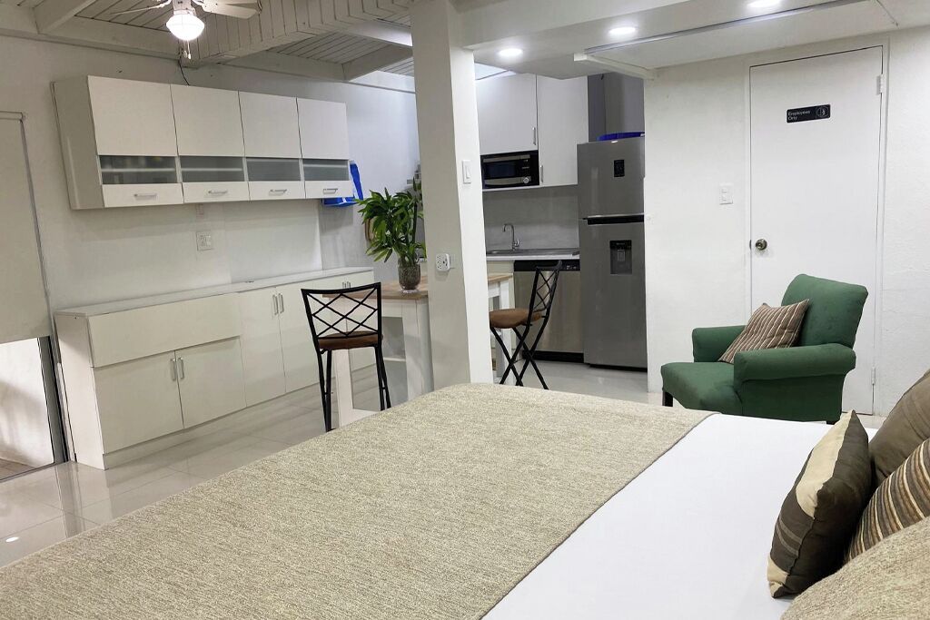 Superior Studio (#12) | Iron/ironing board, free WiFi, bed sheets