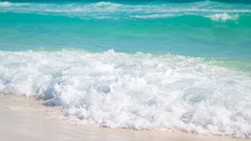 Plage à proximité, chaises longues