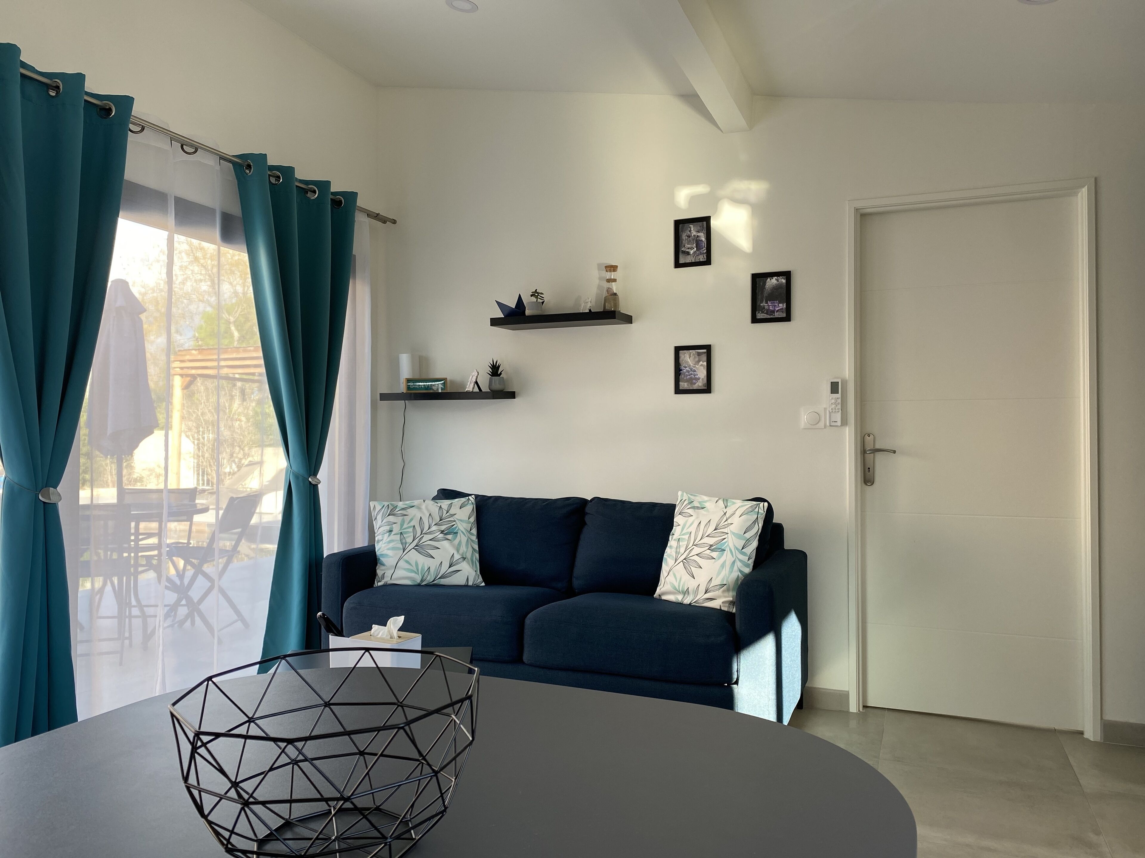 Cottage between land and sea