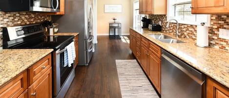 Coffee/tea maker, fridge, microwave, oven