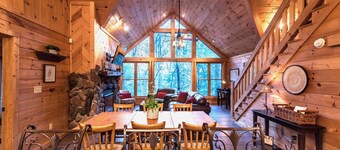 Private - Creekside - Cabin + Hot Tub/Pool Table & Pet Friendly