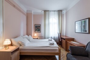 2 bedrooms, desk, iron/ironing board, free WiFi - Apartments Dobrinjska (Београд)