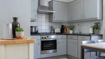 Apartment (2 Bedrooms) | Private kitchen