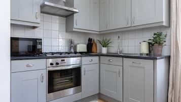 Apartment (2 Bedrooms) | Private kitchen